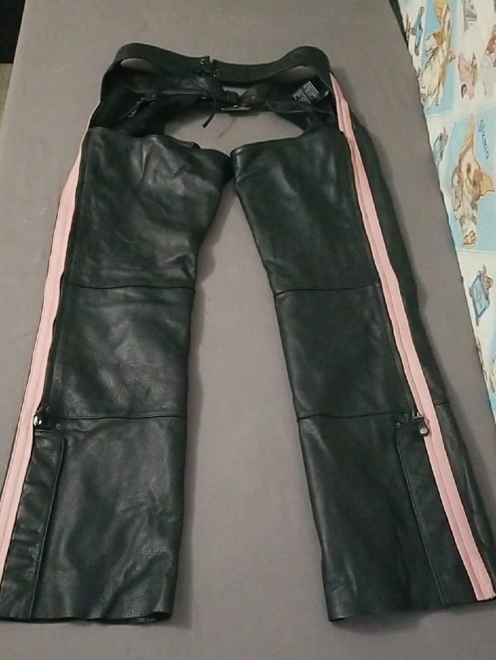 Harley Davidson Genuine Leather Chaps Women’s Large Black With Pink - Picture 6 of 6